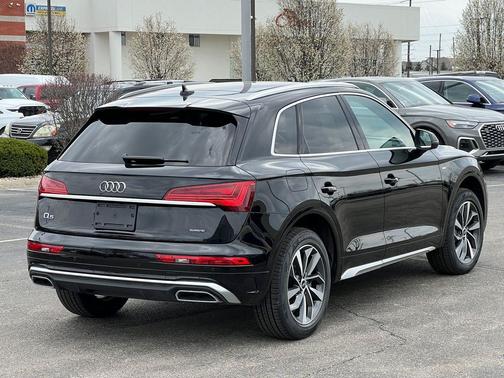 2023 Audi Q5 45 S line Premium