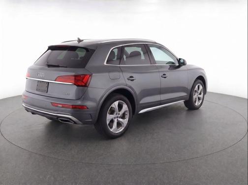 Chronos Gray Metallic 2023 Audi Q5 45 S line Premium Plus