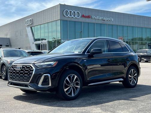 Mythos Black Metallic 2023 Audi Q5 45 S line Premium Plus
