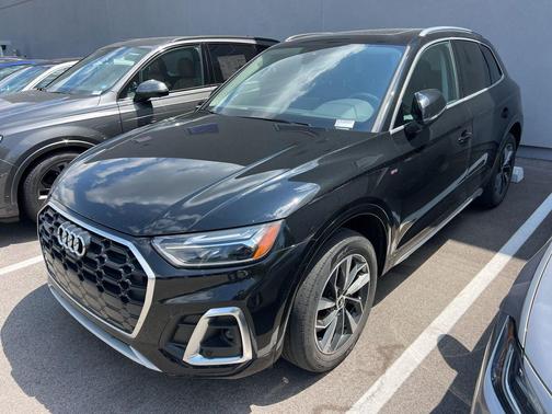 Mythos Black Metallic 2023 Audi Q5 45 S line Premium Plus