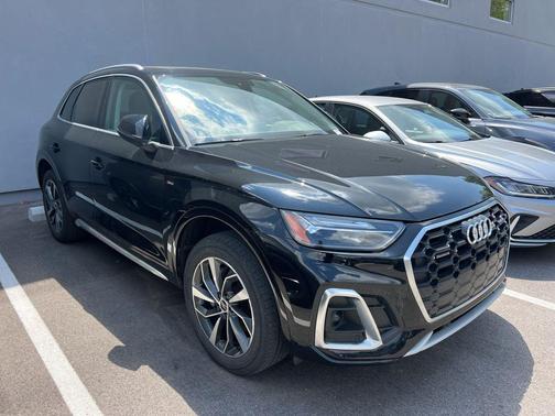 Mythos Black Metallic 2023 Audi Q5 45 S line Premium Plus