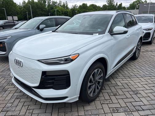 Glacier White Metallic 2027 Audi Q6 e-tron Premium