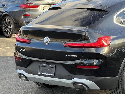 2025 BMW X4 xDrive30i