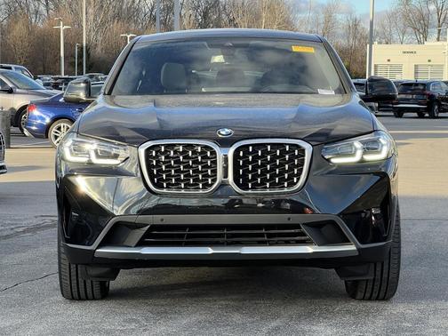 2025 BMW X4 xDrive30i