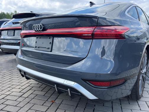 2025 Audi S6 e-tron Premium Plus