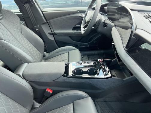 2025 Audi S6 e-tron Premium Plus