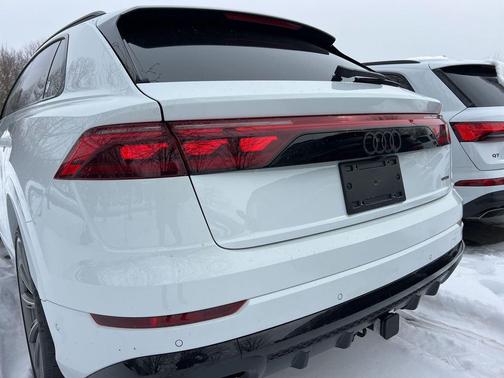 Glacier White Metallic 2026 Audi Q8 55 Prestige