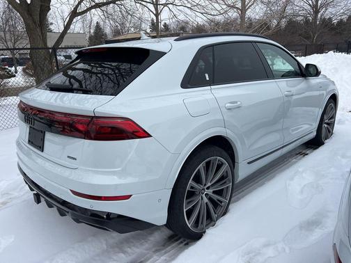 Glacier White Metallic 2026 Audi Q8 55 Prestige