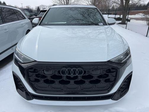 Glacier White Metallic 2026 Audi Q8 55 Prestige