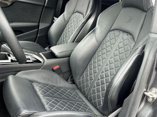 Daytona Gray Pearl Effect 2023 Audi S5 Premium Plus TFSI quattro Tiptronic