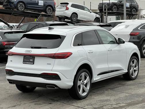 2025 Audi Q5 Premium Plus TFSI quattro S tronic