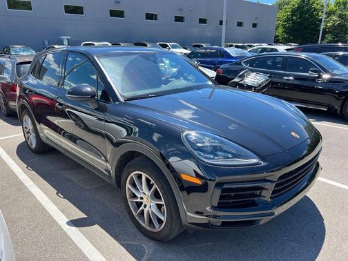 Jet Black Metallic 2019 Porsche Cayenne S