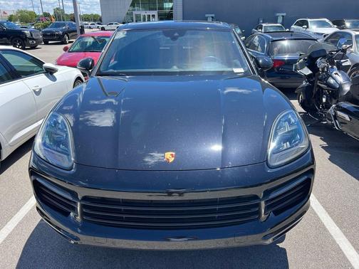 Jet Black Metallic 2019 Porsche Cayenne S