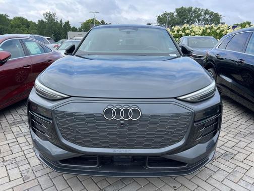 2025 Audi Q6 e-tron Premium Plus quattro