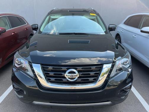 2017 Nissan Pathfinder SL