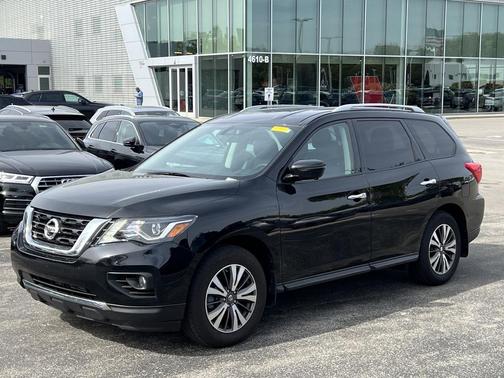 2017 Nissan Pathfinder SL