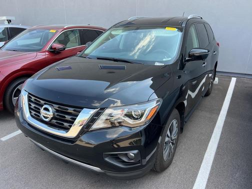 2017 Nissan Pathfinder SL