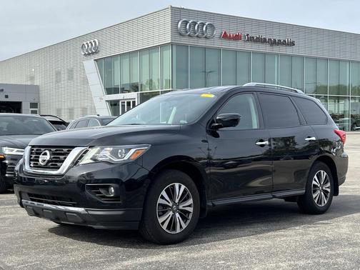 2017 Nissan Pathfinder SL