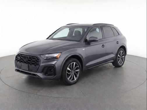 Daytona Gray Pearl Effect 2024 Audi Q5 45 S line Premium