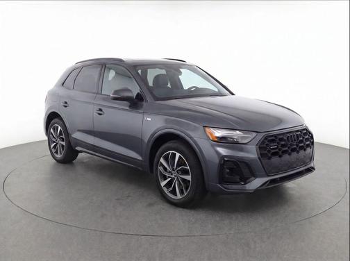 Daytona Gray Pearl Effect 2024 Audi Q5 45 S line Premium