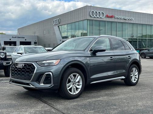 Daytona Gray Pearl Effect 2023 Audi Q5 45 S line Premium