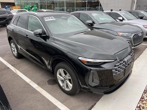 2025 Audi Q5 Premium TFSI quattro S tronic