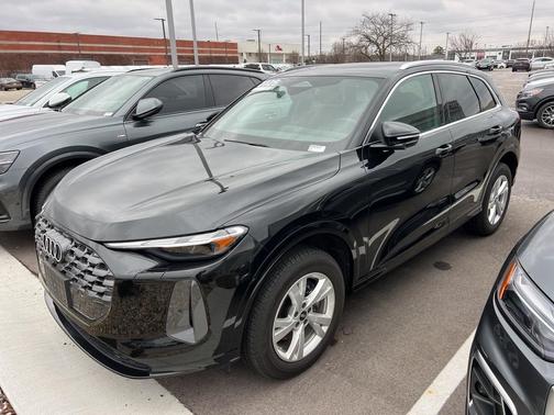 2025 Audi Q5 Premium TFSI quattro S tronic