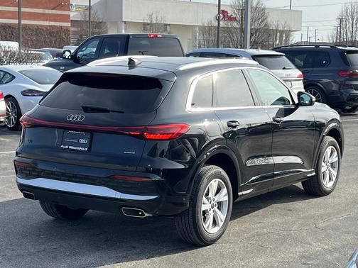 2025 Audi Q5 Premium TFSI quattro S tronic