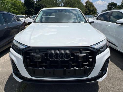 Glacier White Metallic 2026 Audi Q7 45 Premium Plus