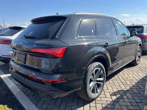 2026 Audi Q7 45 Premium
