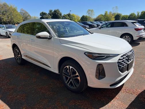 2025 Audi Q5 Premium