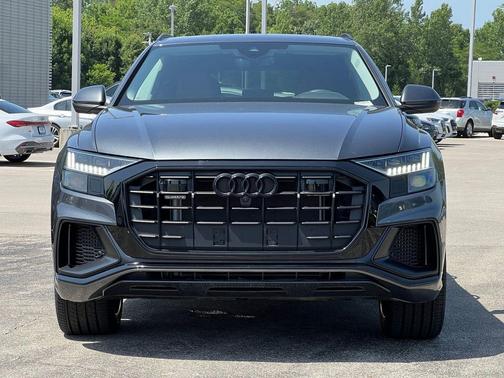 Daytona Gray Pearl Effect 2023 Audi Q8 55 Premium Plus
