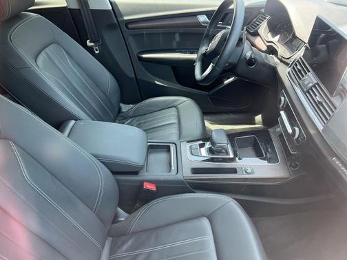 2022 Audi Q5 45 S line Premium