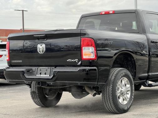 2021 RAM 2500 Big Horn Crew Cab 4x4 6'4' Box