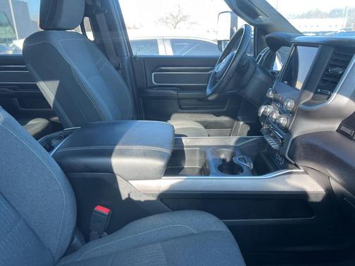 2021 RAM 2500 Big Horn Crew Cab 4x4 6'4' Box