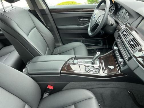 2011 BMW 528 528i