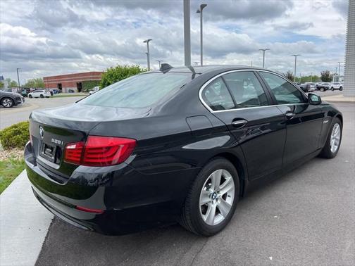 2011 BMW 528 528i