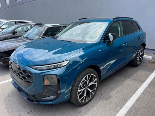 Malpelo Blue Metallic 2026 Audi Q3 TFSI quattro S tronic