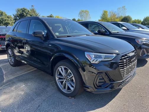 2025 Audi Q3 Premium 45 TFSI S line quattro Tiptronic
