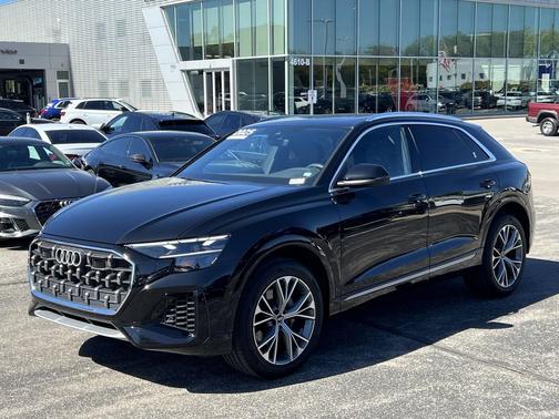 2025 Audi Q8 55 Premium