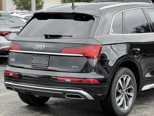 2024 Audi Q5 45 S line Premium