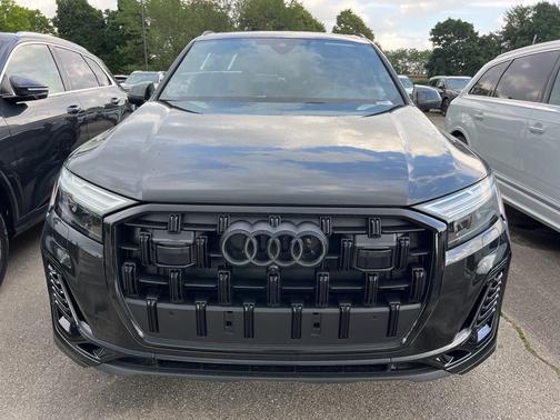 2025 Audi Q7 55 Premium Plus
