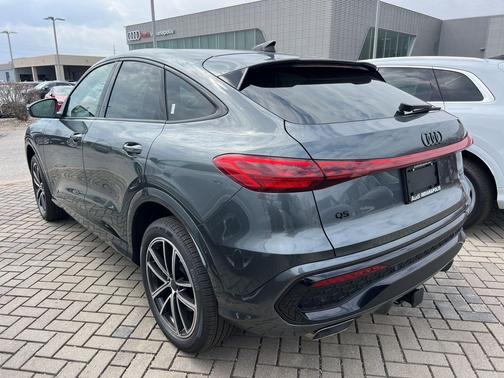 Daytona Gray Pearl Effect 2026 Audi Q5 Sportback Premium Plus TFSI quattro S tronic