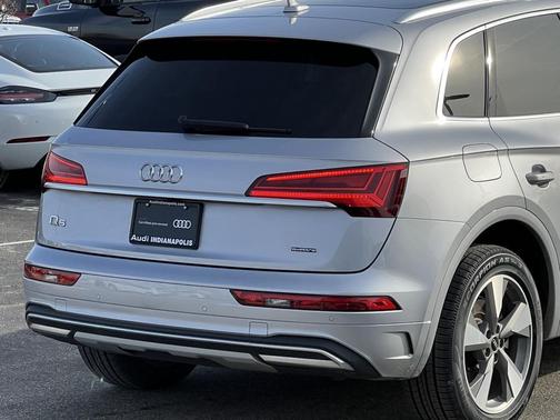 2023 Audi Q5 40 Premium Plus