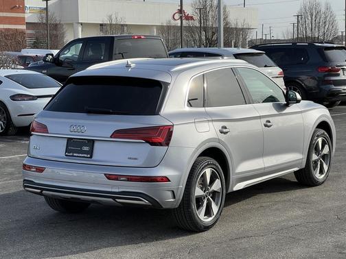 2023 Audi Q5 40 Premium Plus
