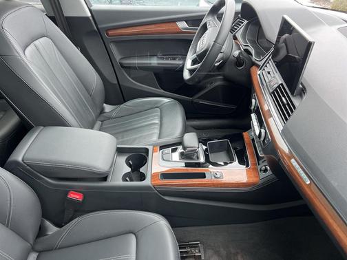 2023 Audi Q5 40 Premium Plus