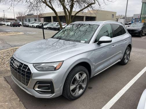 2023 Audi Q5 40 Premium Plus