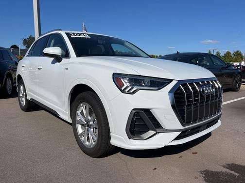 2025 Audi Q3 Premium 45 TFSI S line quattro Tiptronic