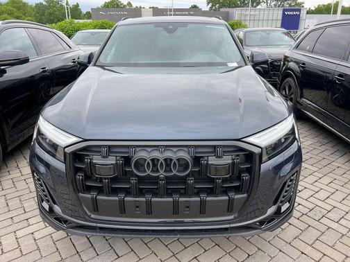 Waitomo Blue Metallic 2026 Audi Q7 45 Premium Plus