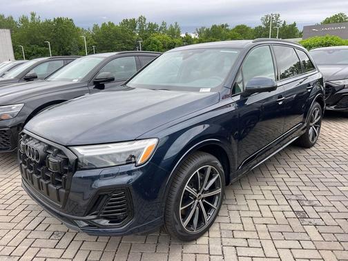 Waitomo Blue Metallic 2026 Audi Q7 45 Premium Plus